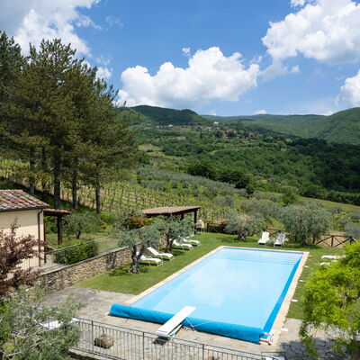 Villa Olivi - Subbiano, Toscana, Pool And Nature: Plante, L'Eau, Nuage, Ciel, Propriété, Piscine, Bleu Azur, Arbre, Paysage Naturel, Montagne