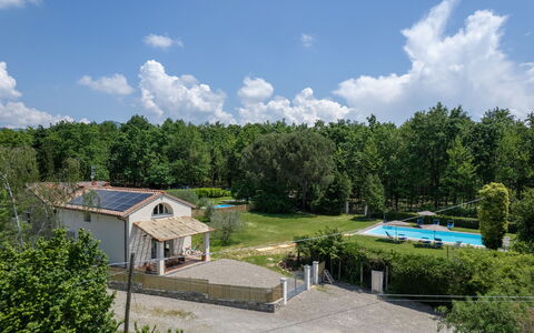 Villa Le Selve: Nuage, Plante, Ciel, Bâtiment, Arbre, Lot Terre, Maison, Architecture, Chalet, Paysage Naturel