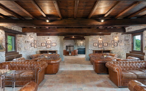 Villa Torre Delle Rose - Firenzuola, Private Pool,: Meubles, Canapé, Table, Cadre, Bois, Bâtiment, Design Intérieur, Salon, Sol, Sol