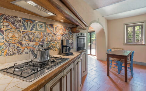 Fonte Nuova - Badia Agnano, Toscana: Meubles, Propriété, Cabinetry, Comptoir, Cadre, Table, Bois, Design Intérieur, Cuisine, Éclairage