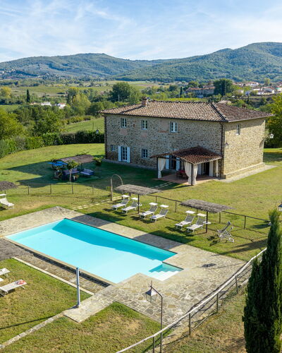 Villa Leopolda Selvarella: Piscine, Biens, Ferme, Jardin, Pelouse, Arrière-Cour, Chalet, Cour, Hacienda, Aménagement Paysager