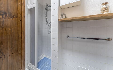 Casa Anita - Castellina In Chianti - Granaio, Tosc: Propriété, Luminaire Plomberie, Bois, Design Intérieur, Sol, Salle De Bains, Sol, Plomberie, Maison