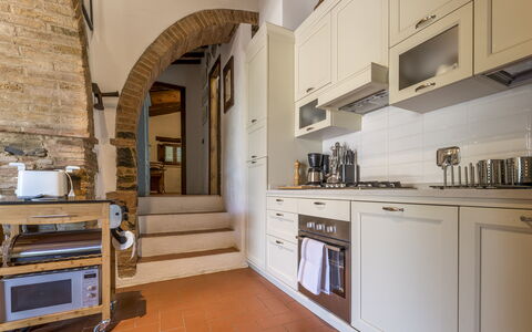 Casa Anita - Castellina In Chianti - Granaio, Tosc: Cabinetry, Meubles, Comptoir, Bois, Bâtiment, Cuisine, Cuisinière, Appareil De Cuisine, Le Fourneau, Électroménager