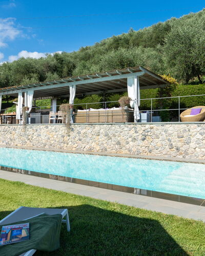 Luxury Green Marignana Villa, Versilia, Pool, Ac,: Ciel, Nuage, Plante, Arbre, Ombre, Piscine, Herbe, Loisir, Design Urbain, Des Loisirs