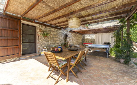 Fienile Di Fabio - Colline Fiorentine Vaiano, Tosc: Propriété, Meubles, Table, Plante, Bâtiment, Bois, Chaise, Architecture, Mobilier De Jardin, Design Intérieur