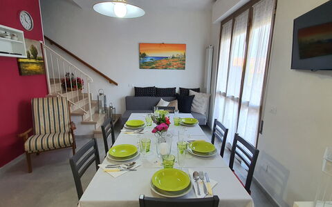 La Butterfly: Table, Meubles, Cadre, Vaisselle, Vert, Chaise, Design Intérieur, Sol, Sol, Salon