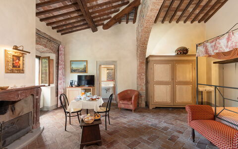 Locanda Di Alberi Without Kitchen: Cadre, Meubles, Chaise, Bois, Bâtiment, Design Intérieur, Sol, Sol, Salon, Dur