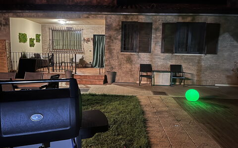 Villa Castelnuovo: Bâtiment, Plante, Fenêtre, Bois, Design Intérieur, Sol, Maison, Salon, Sol, Gaz