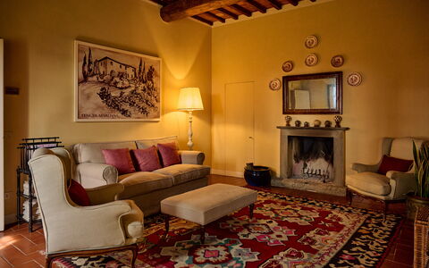 Villa Marliana: Meubles, Design Intérieur, Sol, Mur, Sol, Pièce, Canapé, Bois, Salon, Plafond