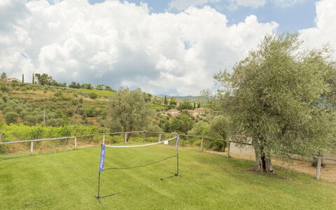 Casa Di Luca, Pool, Castelnuovo Berardenga: Nuage, Plante, Ciel, Environnement Naturel, Paysage Naturel, Lot Terre, Arbre, Végétation, Clôture, Biome
