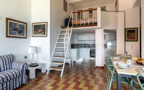 Argentarola House, Porto Santo Stefano, Seaview An: Meubles, Cadre, Table, Bois, Bâtiment, Chaise, Sol, Architecture, Sol, Salon