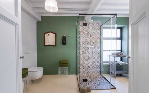 Alice - Podere Ribatti - Casole D'elsa, Toscana: Propriété, Bâtiment, Luminaire Plomberie, Design Intérieur, Sol, Bois, Sol, Salle De Bains, Maison