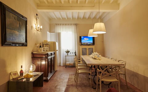 Casa Ada e Sabo: Table, Cadre, Meubles, Propriété, Bâtiment, Bois, Éclairage, Chaise, Design Intérieur, Sol