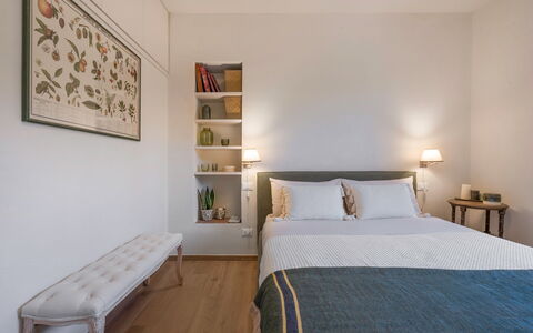 Il Nespolo Charming Apartment Fonterutoli - Siena,: Meubles, Propriété, Bois, Confort, Textile, Design Intérieur, Sol, Mur, Dur, Étagère