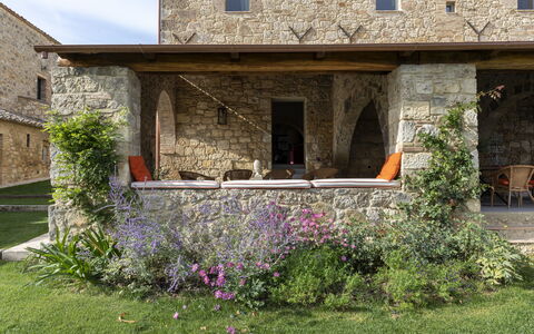 Villa Della Regina: Plante, Fleur, Bâtiment, Propriété, Fenêtre, Lot Terre, Maison, Chalet, Chaise, Herbe