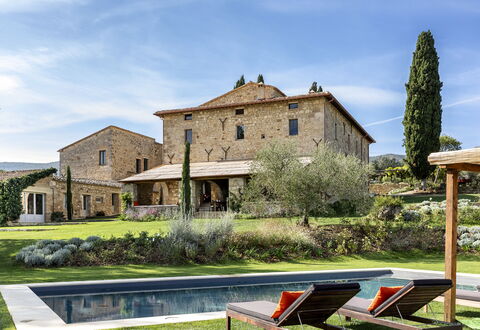 Villa Della Regina: Ciel, Plante, Nuage, Propriété, Bâtiment, Fenêtre, L'Eau, Lot Terre, Arbre, Maison