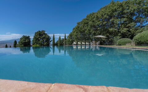 Orcia Panoramic View With Pool: L'Eau, Ciel, Plante, Bleu Azur, Piscine, Arbre, Nuage, Paysage Naturel, Loisir, Paysage