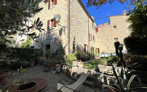 The Architects House: Plante, Propriété, Bâtiment, Fenêtre, Ciel, Maison, Arbre, Zone Résidentielle, Immobilier, Paysage