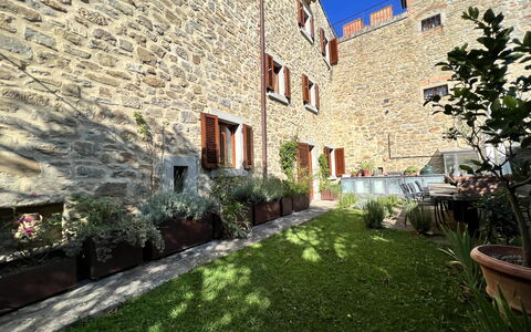 The Architects House: Plante, Propriété, Fenêtre, Bâtiment, Herbe, Quartier, Brique, Surface De La Route, Zone Résidentielle, Design Urbain