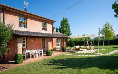 Le Vigne 4: Plante, Ciel, Bâtiment, Propriété, Fenêtre, Arbre, Maison, Lot Terre, Porte, Herbe