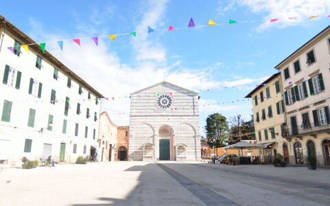 Casa Toto: Bâtiment, Ville, Établissements Humains, Ville, Architecture, Ciel, Quartier, Rue, Centre De La Ville, Maison