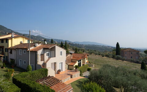 Casa Mimy: Ciel, Bâtiment, Propriété, Fenêtre, Plante, Maison, Arbre, Design Urbain, Zone Résidentielle