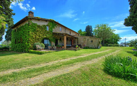 Maggiano: Nuage, Plante, Ciel, Bâtiment, Propriété, Fenêtre, Arbre, Maison, Paysage Naturel, Lot Terre