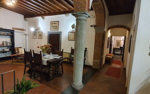 La Colonna: Cadre, Meubles, Propriété, Table, Plante, Plante D'Appartement, Chaise, Bois, Design Intérieur, Architecture