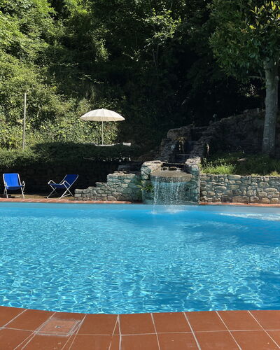 Molin Barletta, Private Pool, Nature - Marliana, T: Bleu, Piscine, L'Eau, Composite, Recours, Loisir, Caractéristique De L'Eau, Ombre, Mobilier De Jardin, Eco Hôtel