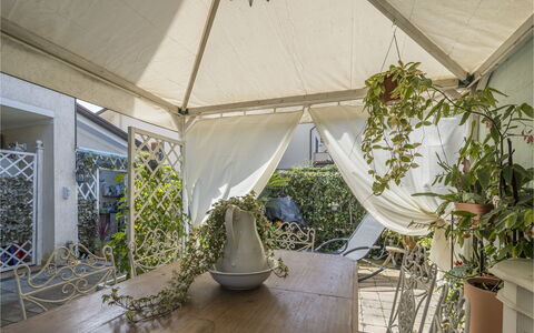 La Bouganville, Forte Dei Marmi, Private Garden, W: Pot De Fleur, Ombre, Structure En Plein Air, Chaise, Jardin, Plante D'Appartement, Mobilier De Jardin, Patio, Cour, Cour