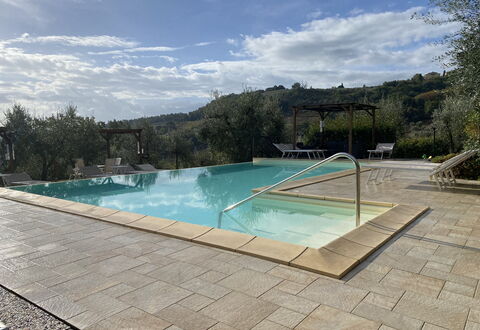 Villa Le Ripe Apartments - Gambassi Terme, Toscana: L'Eau, Nuage, Ciel, Ressources En Eau, Piscine, Rectangle, Mobilier De Jardin, Arbre, Ombre, Plante
