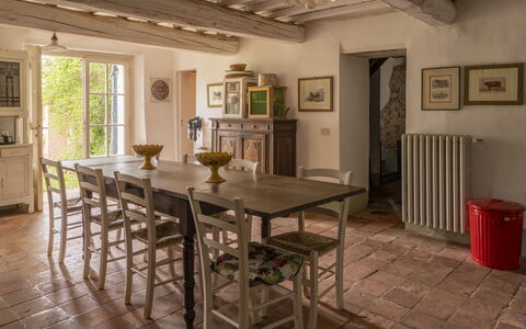 La Casa Dei Limoni, Camaiore, Pet Friendly, Wifi: Meubles, Design Intérieur, Sol, Mur, Table, Bois, Chaise, Table Cuisine Et Salle A Manger, Salle À Manger, Sol