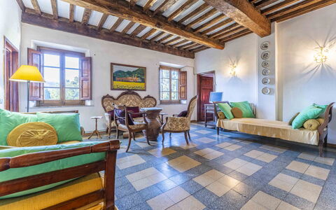 Casale Il Farro - Camaiore, Toscana: Meubles, Vert, Canapé, Design Intérieur, Bois, Bâtiment, Éclairage, Fenêtre, Salon, Sol