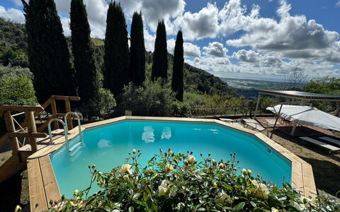 Borgo Bucatra Tramonto: L'Eau, Nuage, Ciel, Plante, Piscine, Bleu Azur, Bâtiment, Paysage Naturel, Arbre, Végétation