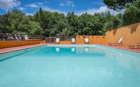 Tenuta De Paoli - Chianni, Pool, Wifi, Privacy, To: L'Eau, Nuage, Ciel, Piscine, Plante, Bâtiment, Bleu Azur, Arbre, Ombre, Composite