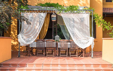 Tenuta De Paoli - Chianni, Pool, Wifi, Privacy, To: Propriété, Meubles, Décoration, Chaise, Textile, Ombre, Design Intérieur, Bois, Table, Plante