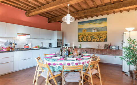 Villa Belvedere: Table, Meubles, Propriété, Plante, Cabinetry, Chaise, Design Intérieur, Bois, Plante D'Appartement, Bâtiment