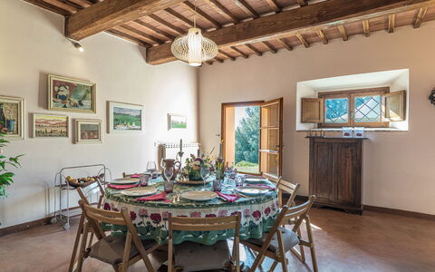 Villa Belvedere: Table, Propriété, Meubles, Cadre, Plante, Bois, Chaise, Design Intérieur, Architecture, Sol