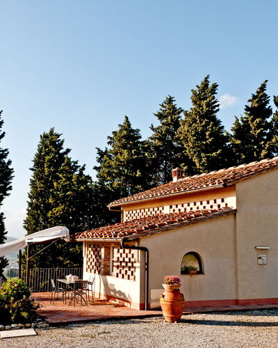 Cottage Botinaccio: Ciel, Plante, Bâtiment, Arbre, Porte, Fenêtre, Chalet, Loisir, Façade, Paysage