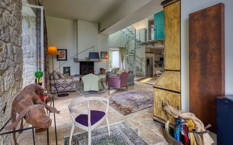 Villa Maestosa - Camaiore, Toscana: Cadre, Bleu Azur, Canapé, Design Intérieur, Bois, Bâtiment, Sol, Sol, Salon, Maison