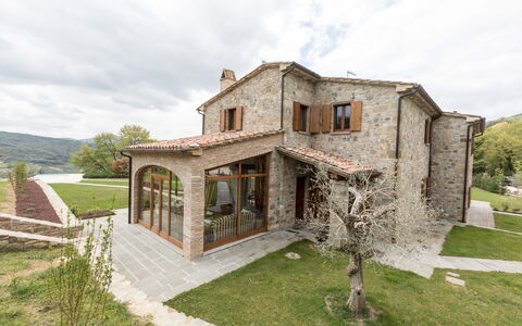 Villa Niccione: Nuage, Plante, Ciel, Bâtiment, Fenêtre, Maison, Arbre, Chalet, Zone Rurale, Paysage