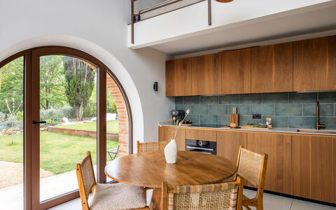 Pendolino Spereto Apartment With Pool, Montaione: Design Intérieur, Meubles, Bois, Sol, Cuisine, Comptoir, Sol, Éclairage, Plafond, Pièce