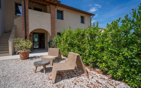 Coratina Spereto Apartment with Pool, Montaione: Plante, Bâtiment, Ciel, Fenêtre, Nuage, Maison, Lot Terre, Paysage, Chalet, Immobilier