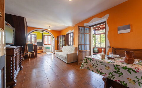 Casa Iris - Versilia, Holiday Home with Pool: Cadre, Meubles, Propriété, Table, Bois, Architecture, Design Intérieur, Canapé, Porte, Cabinetry