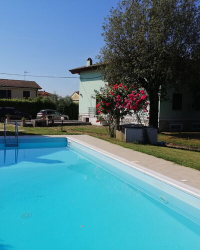 Franco House With Pool: Piscine, Recours, Loisir, Hacienda, Mobilier De Jardin, Arrière-Cour, Ombre, Biens, Villa, Thermes