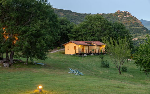 Villa Amiata: Plante, Ciel, Bâtiment, Propriété, Écorégion, Montagne, Fenêtre, Feuille, Arbre, Maison