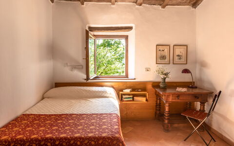 Villa Amiata: Bâtiment, Meubles, Propriété, Fenêtre, Plante, Confort, Cadre, Bois, Textile, Design Intérieur