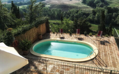 Casa Le Crete: L'Eau, Ressources En Eau, Propriété, Piscine, Arbre, Plante, Bleu Azur, Bâtiment, Plan D'Eau