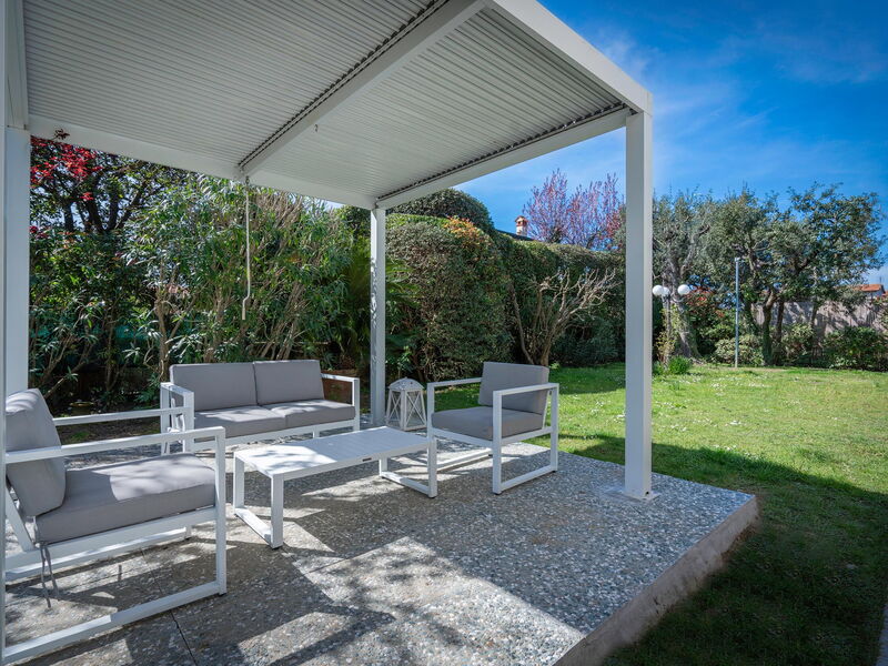 Villa Le Fontanelle In Forte Dei Marmi With Ac