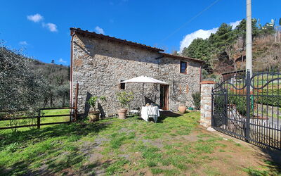 Il Cantuccio: Ciel, Nuage, Plante, Propriété, Bâtiment, Arbre, Lot Terre, Zone Rurale, Chalet, Herbe